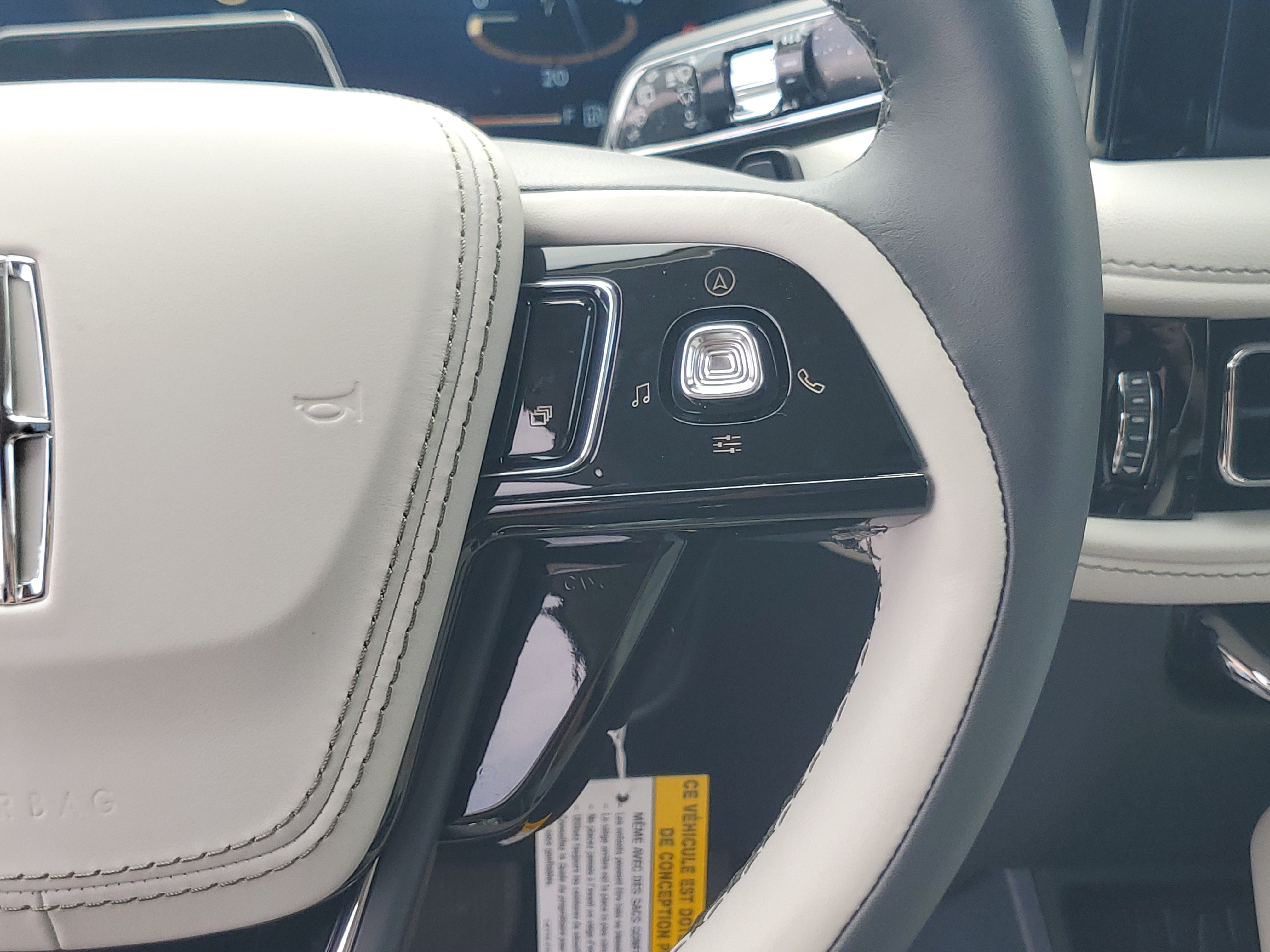 New 2026 Lincoln Aviator AWD image 17