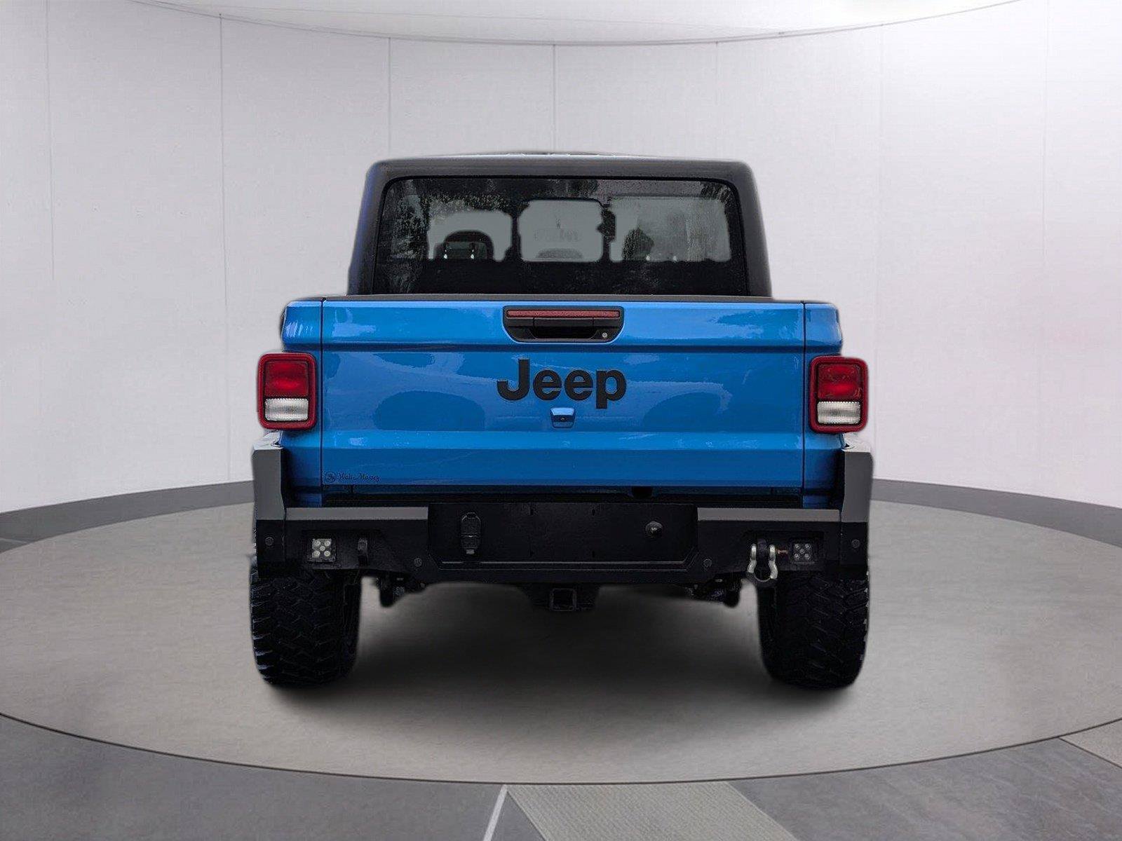 Used 2024 Jeep Gladiator Sport AWD/4WD image 4