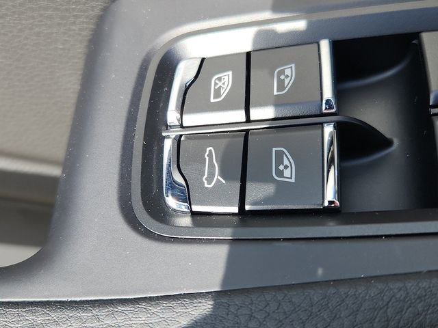 New 2026 Porsche Macan image 21