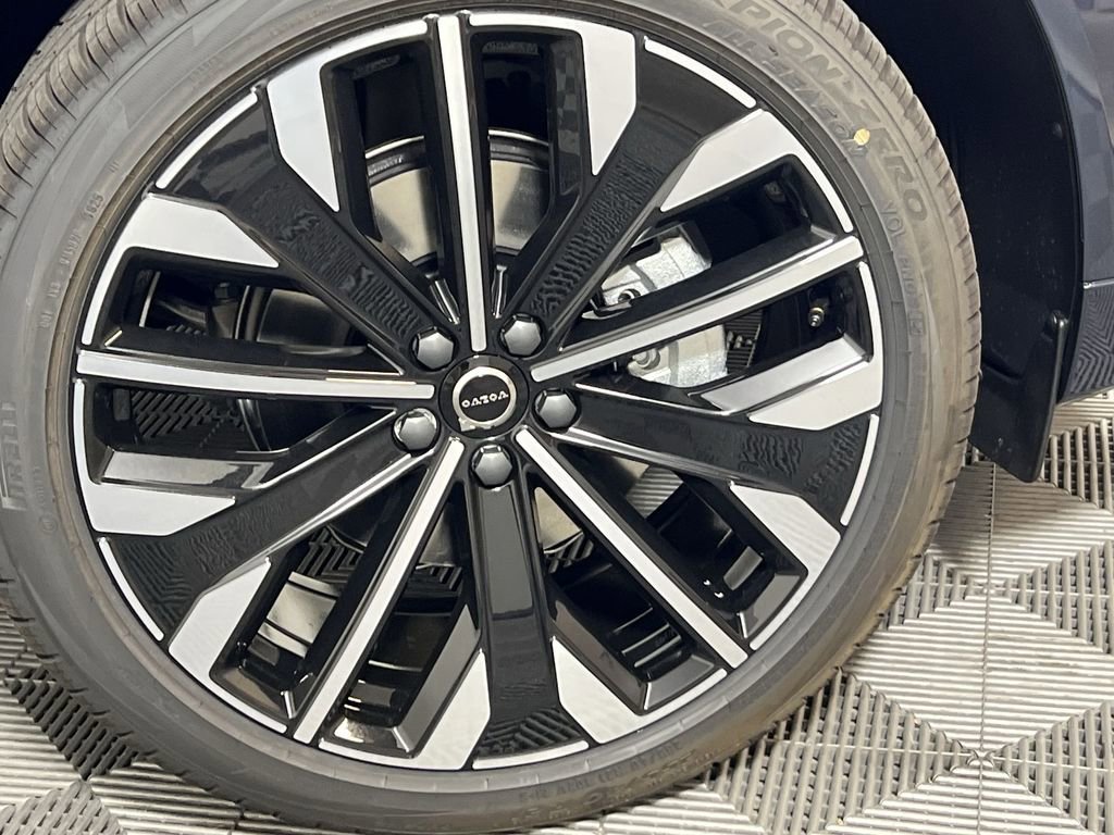 New 2026 Volvo XC60 B5 Ultra w/ Protection Package Premier image 17