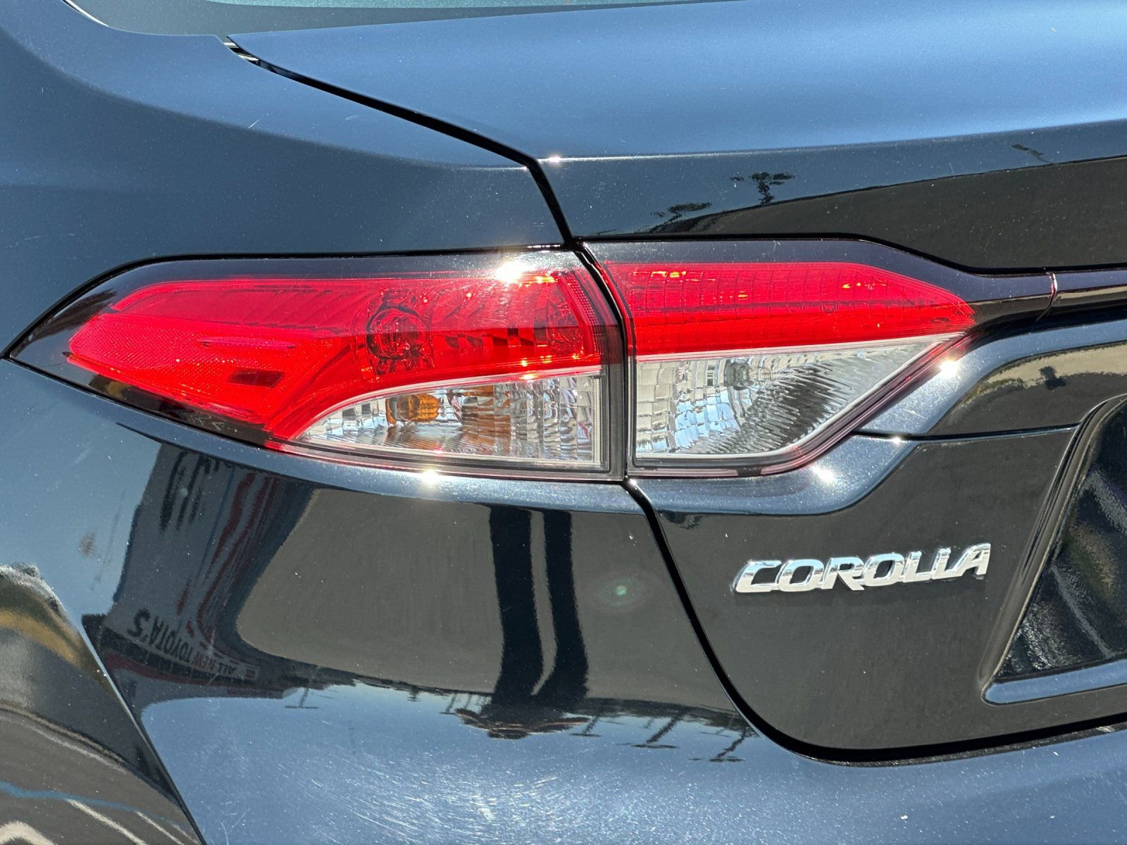 Used 2024 Toyota Corolla LE FWD image 22
