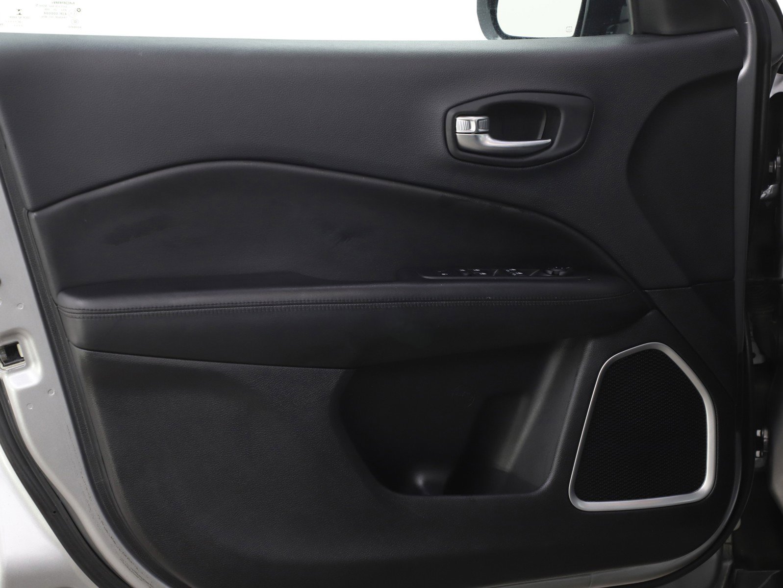 Used 2021 Jeep Compass Latitude image 24