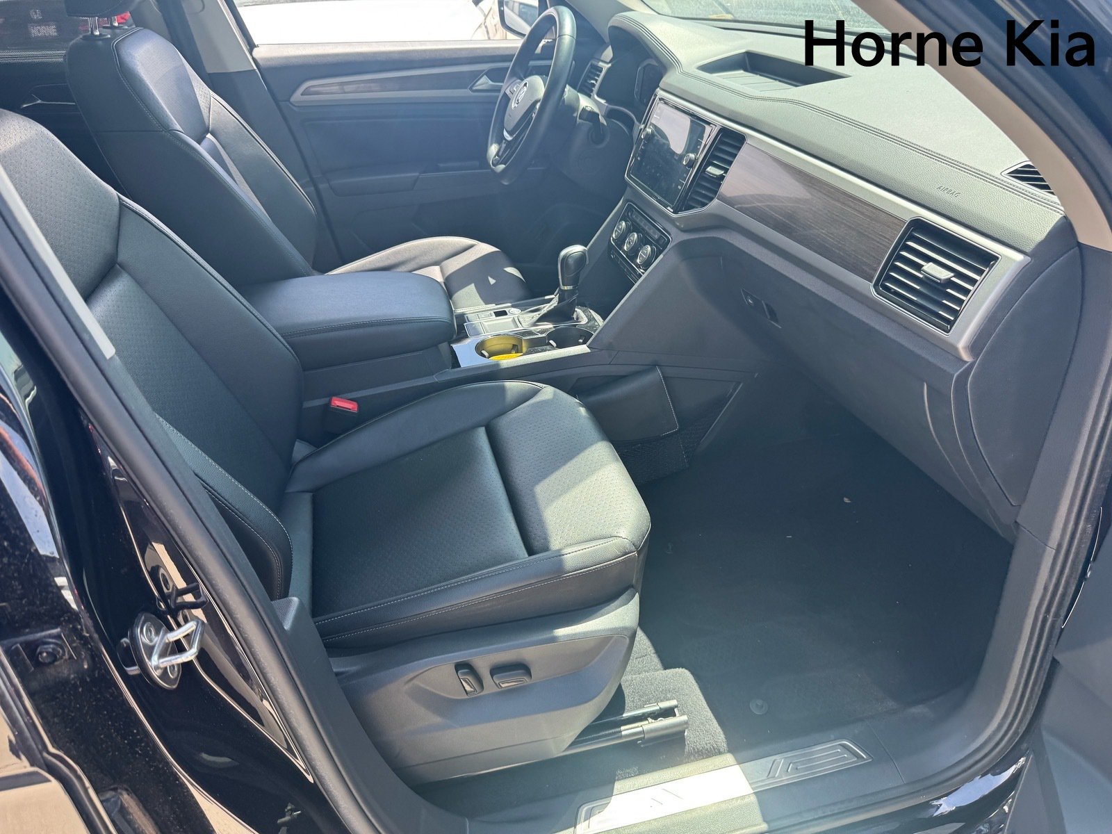Used 2019 Volkswagen Atlas SEL FWD image 25