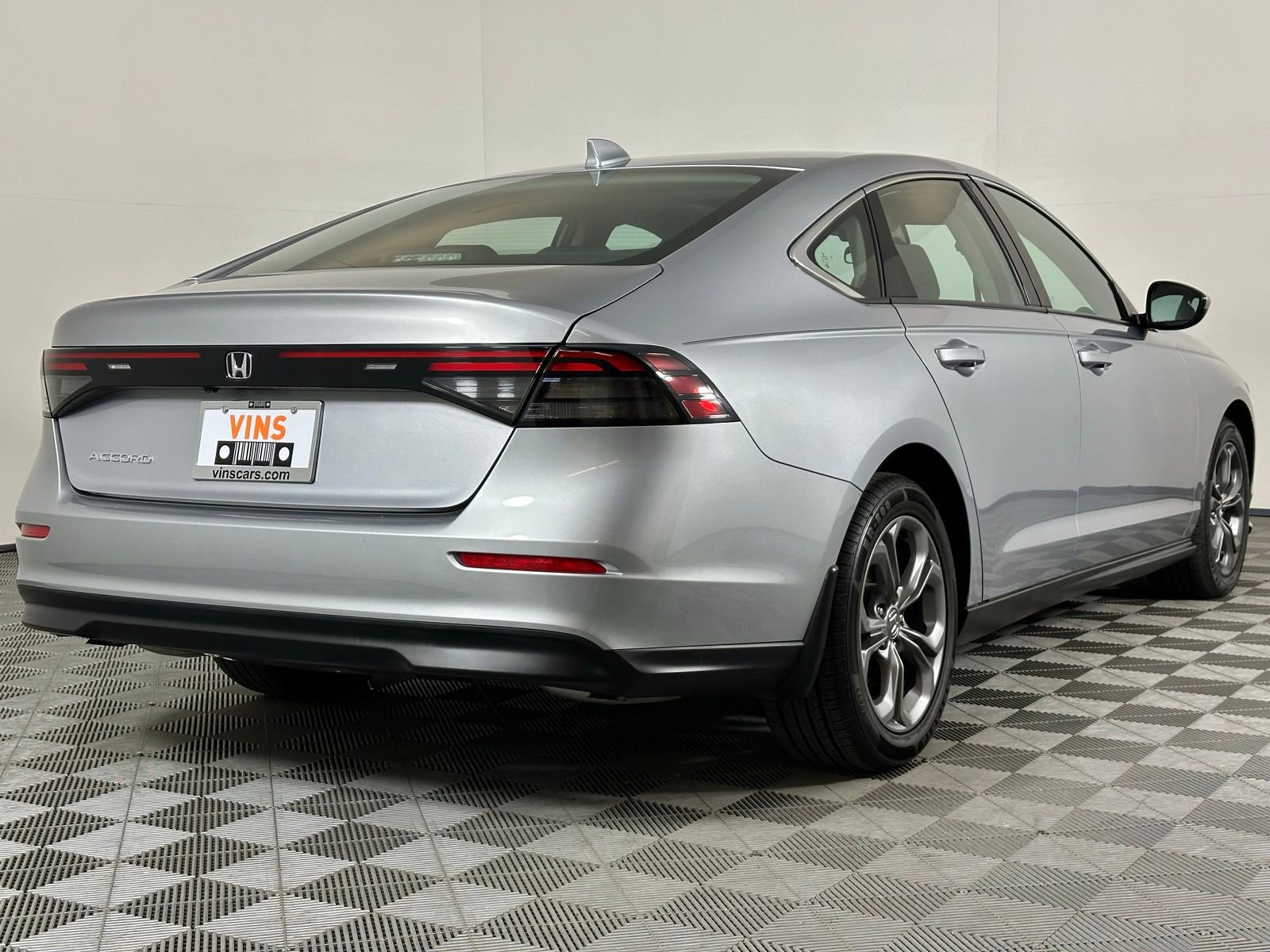 Used 2023 Honda Accord EX image 6
