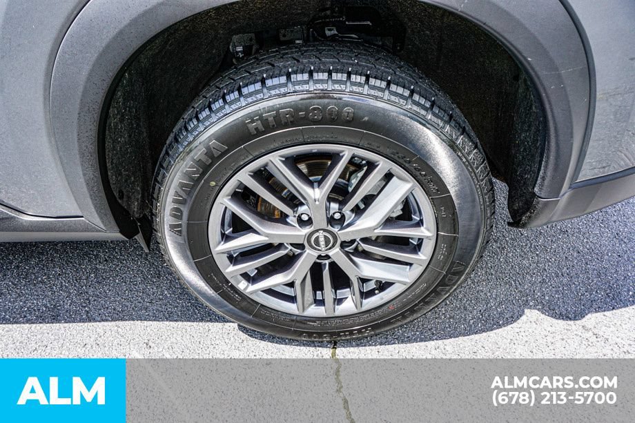 Used 2024 Nissan Rogue S AWD/4WD image 16