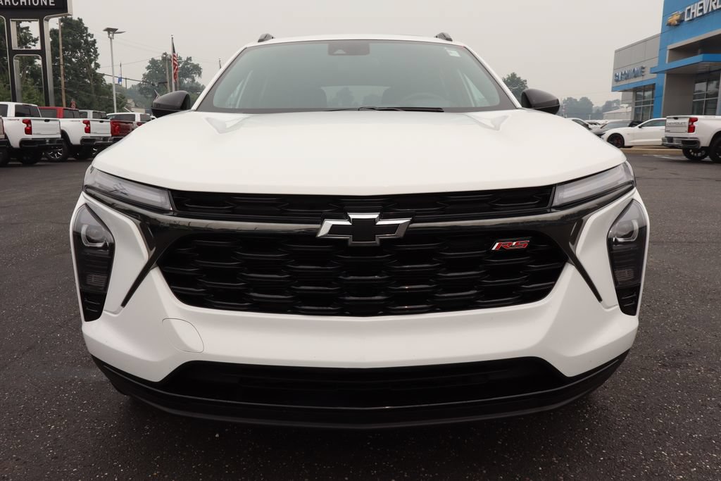 Used 2024 Chevrolet Trax RS w/ Sunroof Package FWD image 42