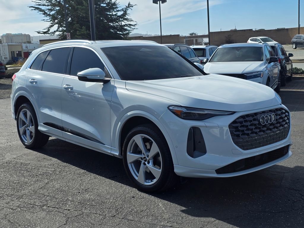 Used 2025 Audi Q5 Premium Plus w/ Premium Plus image 1