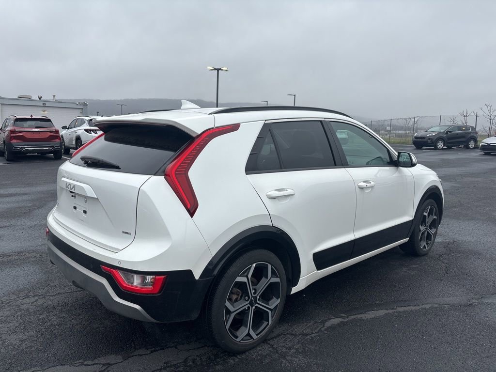 Certified 2023 Kia Niro EX Touring image 2