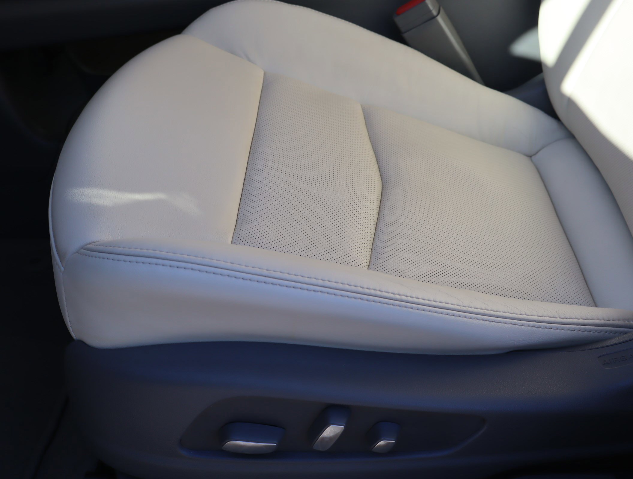 Used 2020 Cadillac XT6 Premium Luxury image 16