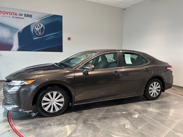 Used 2020 Toyota Camry LE image 3