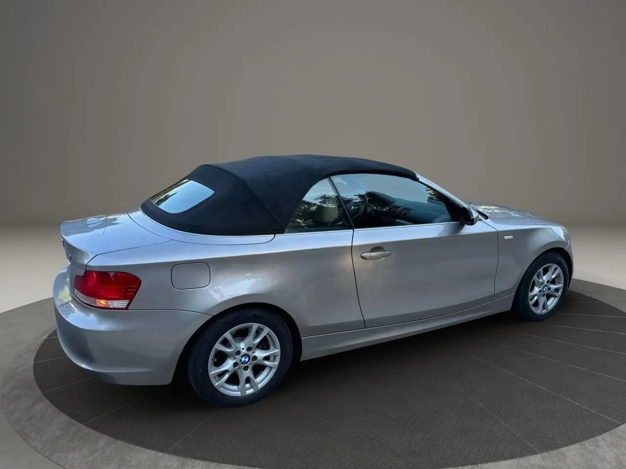 Used 2009 BMW 128i Convertible image 6