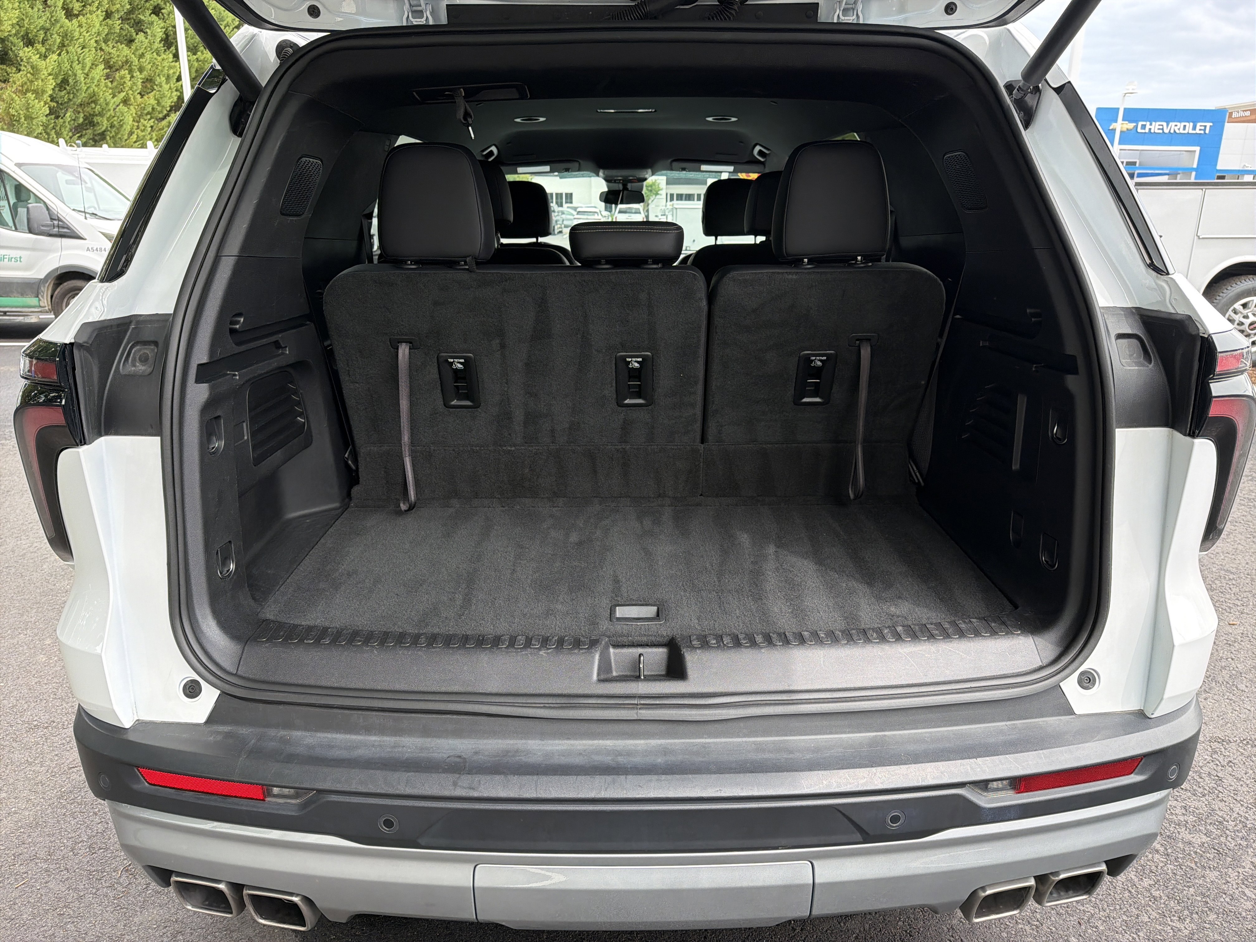Used 2025 Chevrolet Traverse LT AWD/4WD image 32