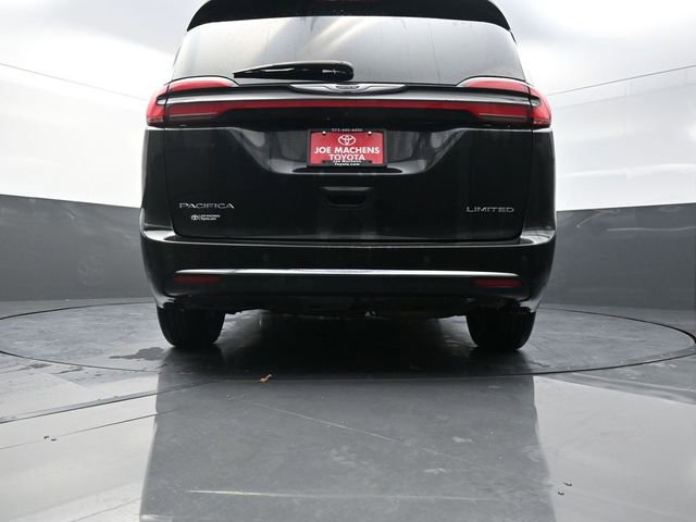 Used 2024 Chrysler Pacifica Limited image 34