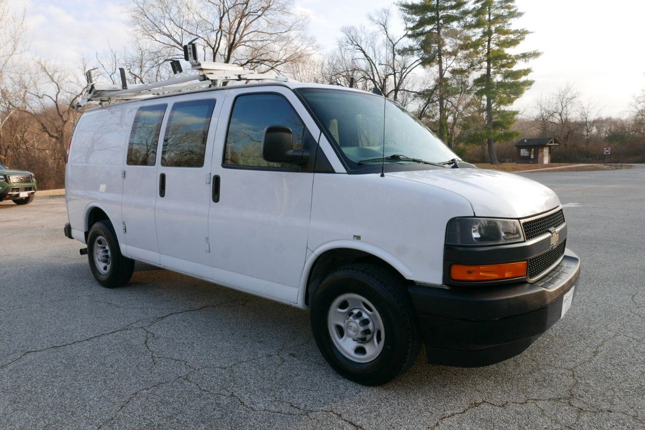 Used 2018 Chevrolet Express 2500 w/ Driver Convenience Package image 4