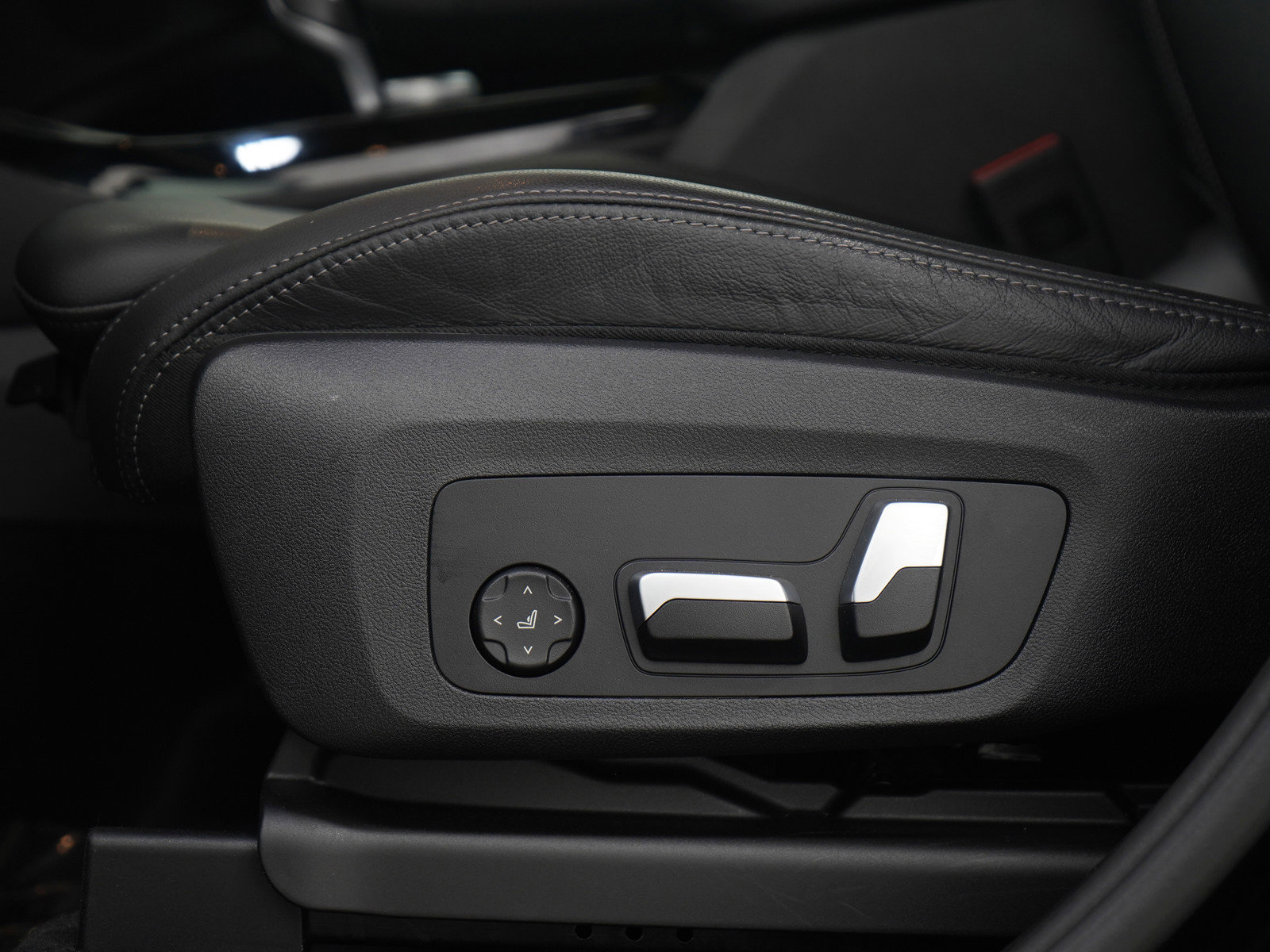 Used 2022 BMW X3 xDrive30i w/ Premium Package 2 image 23