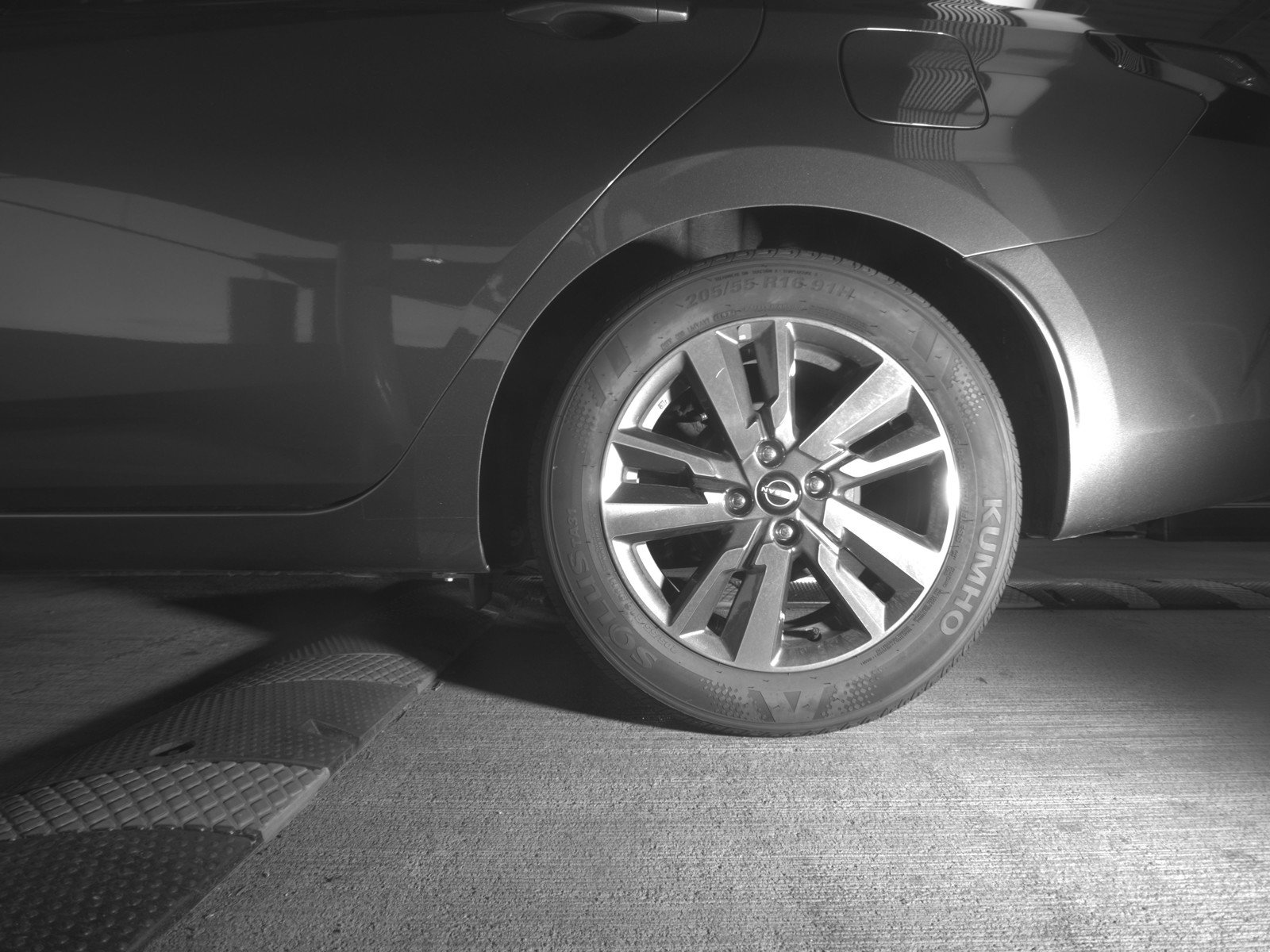 Used 2025 Nissan Versa SV image 14