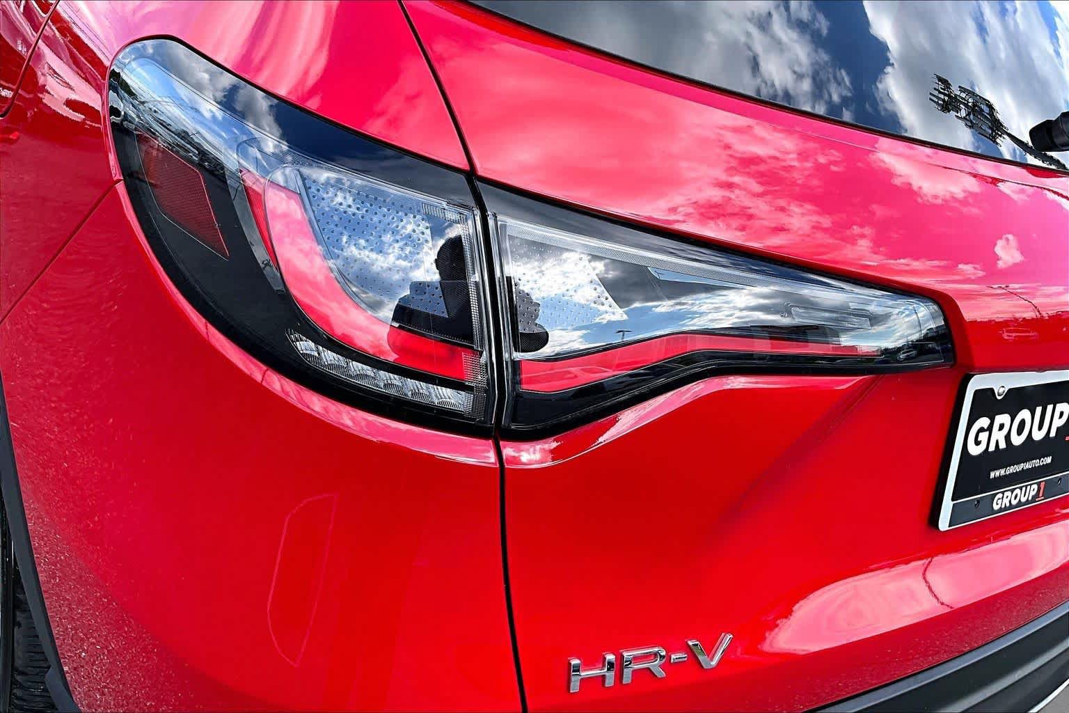 Used 2025 Honda HR-V Sport image 28
