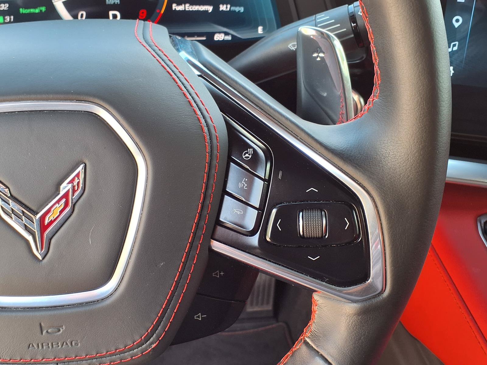 Used 2025 Chevrolet Corvette Z06 RWD image 21