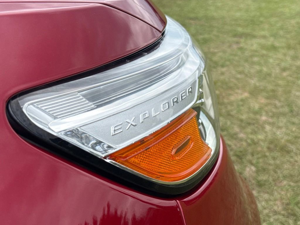Used 2023 Ford Explorer Limited w/ Limited Technology Package image 52