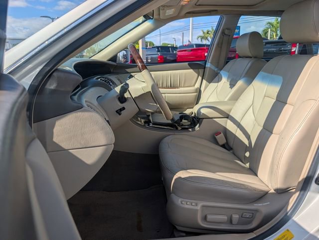 Used 2004 Toyota Avalon XLS FWD image 9