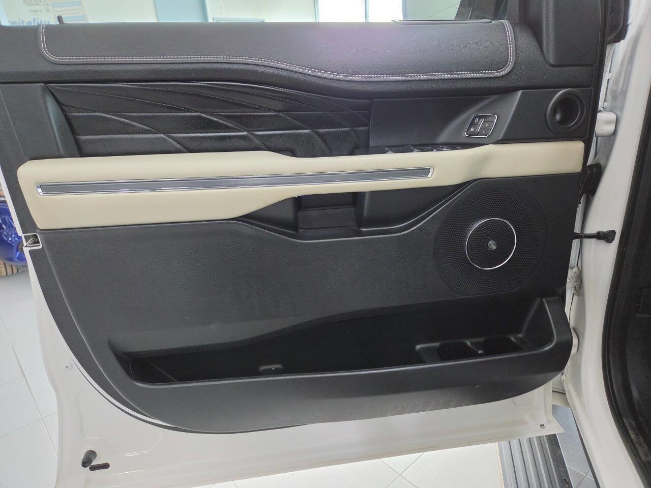 Used 2018 Ford Expedition Max Platinum image 13