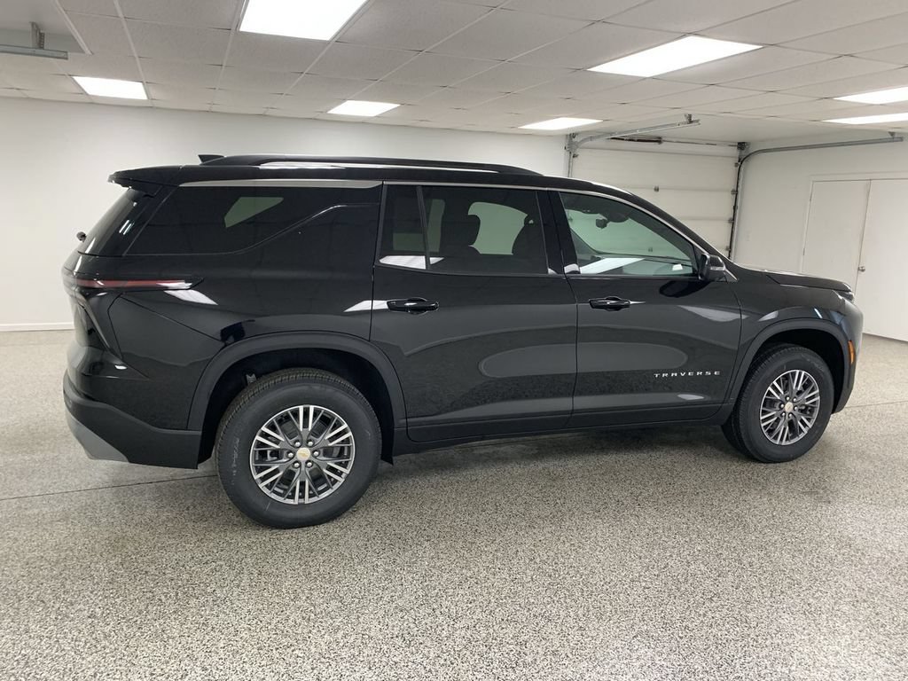 New 2026 Chevrolet Traverse LT w/ Driver Confidence Package AWD/4WD image 8