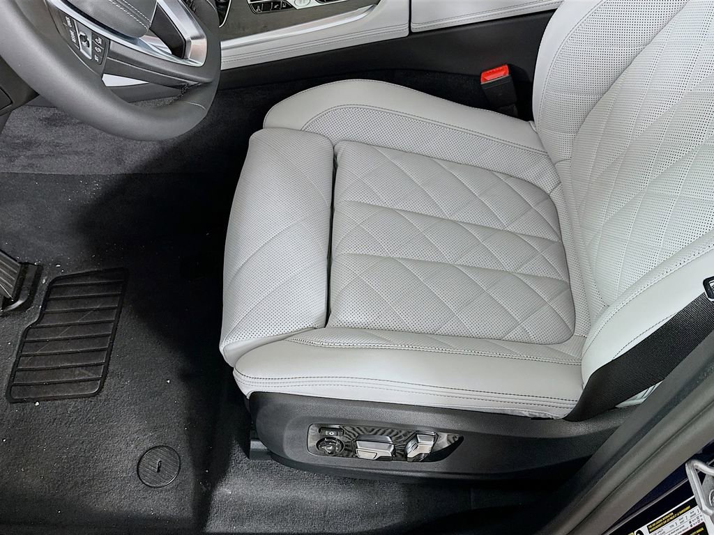 New 2026 BMW X5 xDrive50e w/ Premium Package image 26