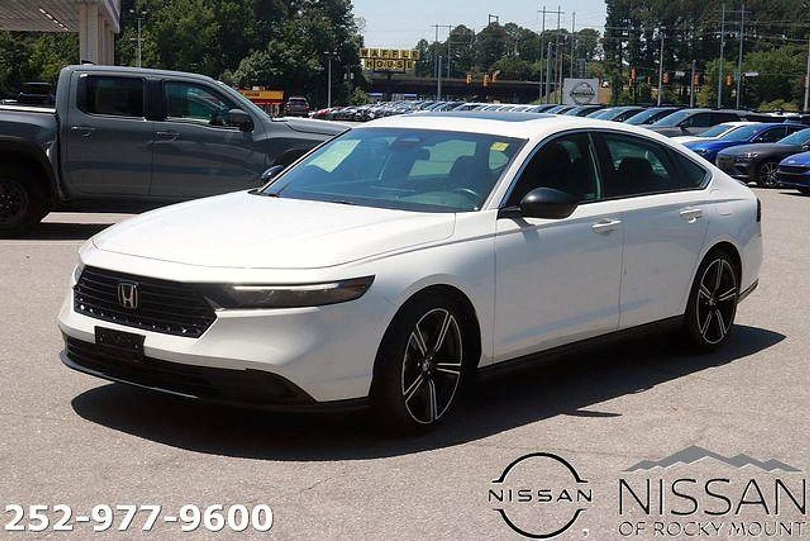 Used 2024 Honda Accord Sport image 3