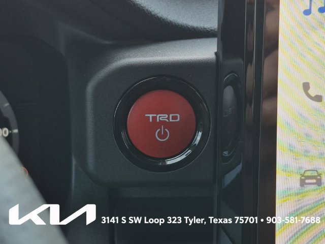 Used 2025 Toyota 4Runner TRD Off-Road Premium AWD/4WD image 37