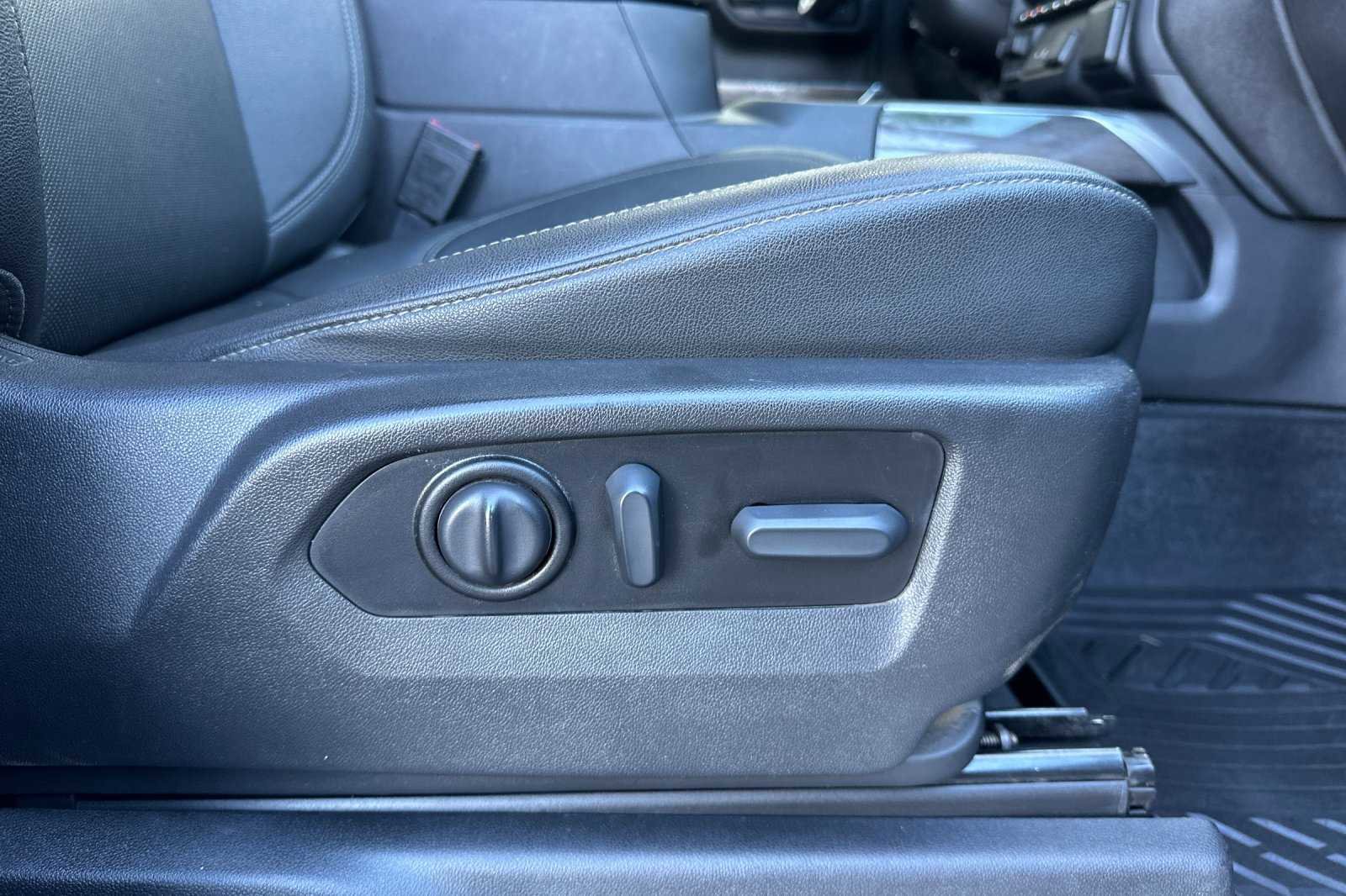 Used 2022 Chevrolet Silverado 1500 LTZ w/ LTZ Premium Package image 23