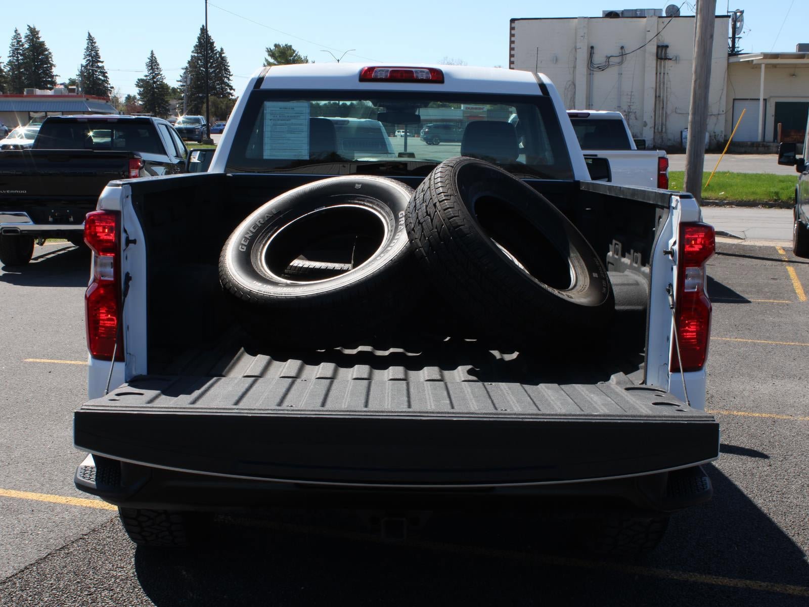 Used 2025 Chevrolet Silverado 1500 W/T w/ Trailering Package AWD/4WD image 7