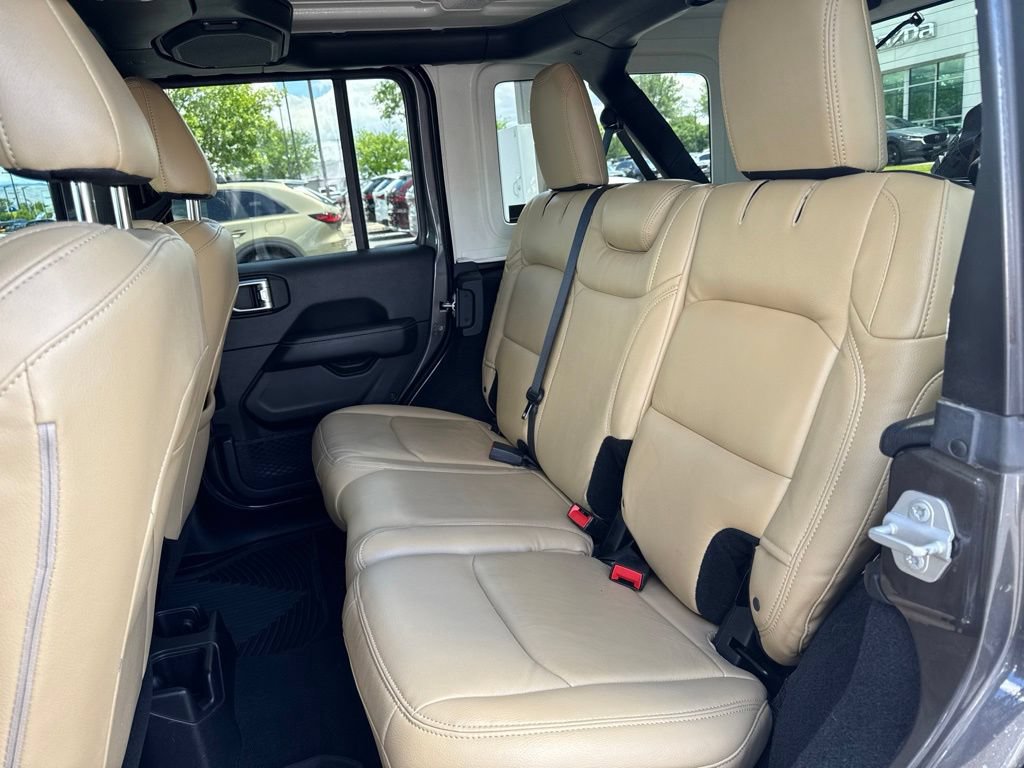 Used 2020 Jeep Wrangler Unlimited Sahara w/ Safety Group AWD/4WD image 14
