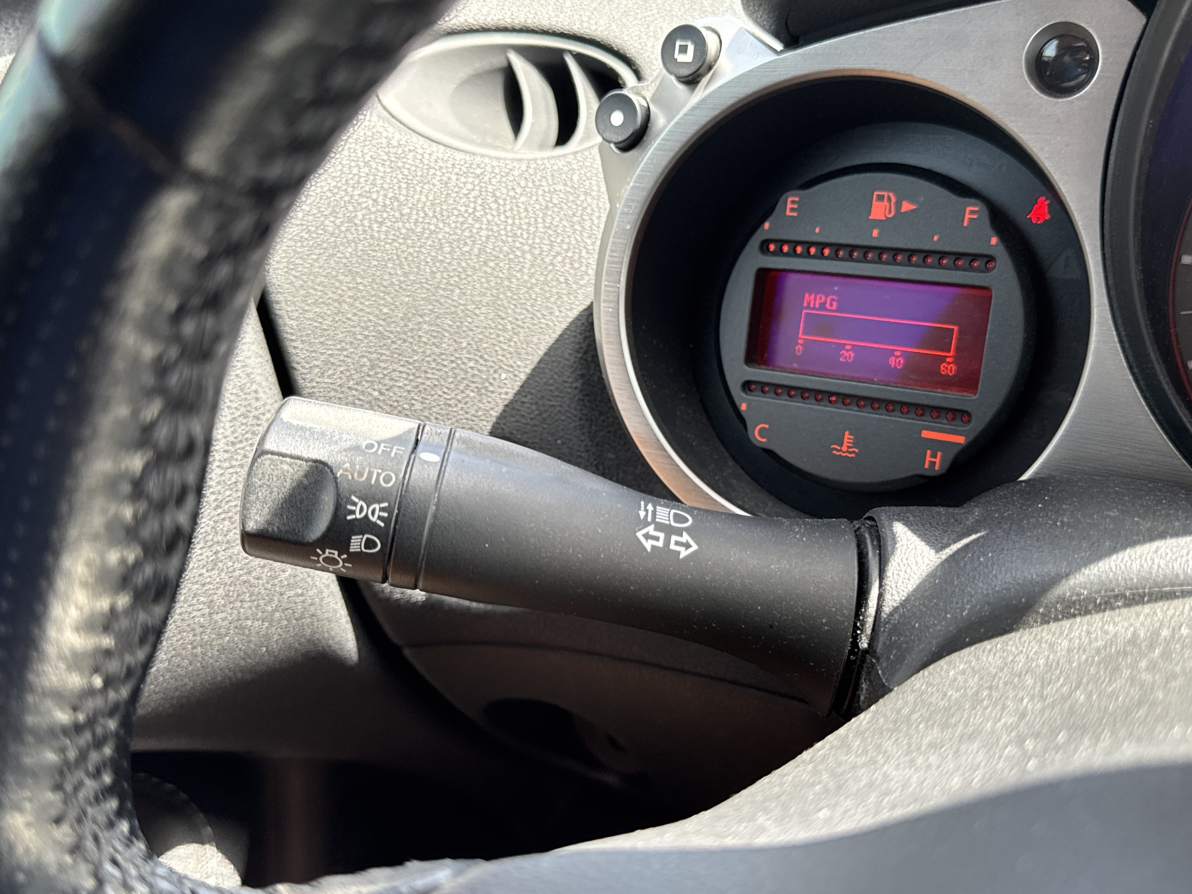 Used 2017 Nissan 370Z Coupe RWD image 15