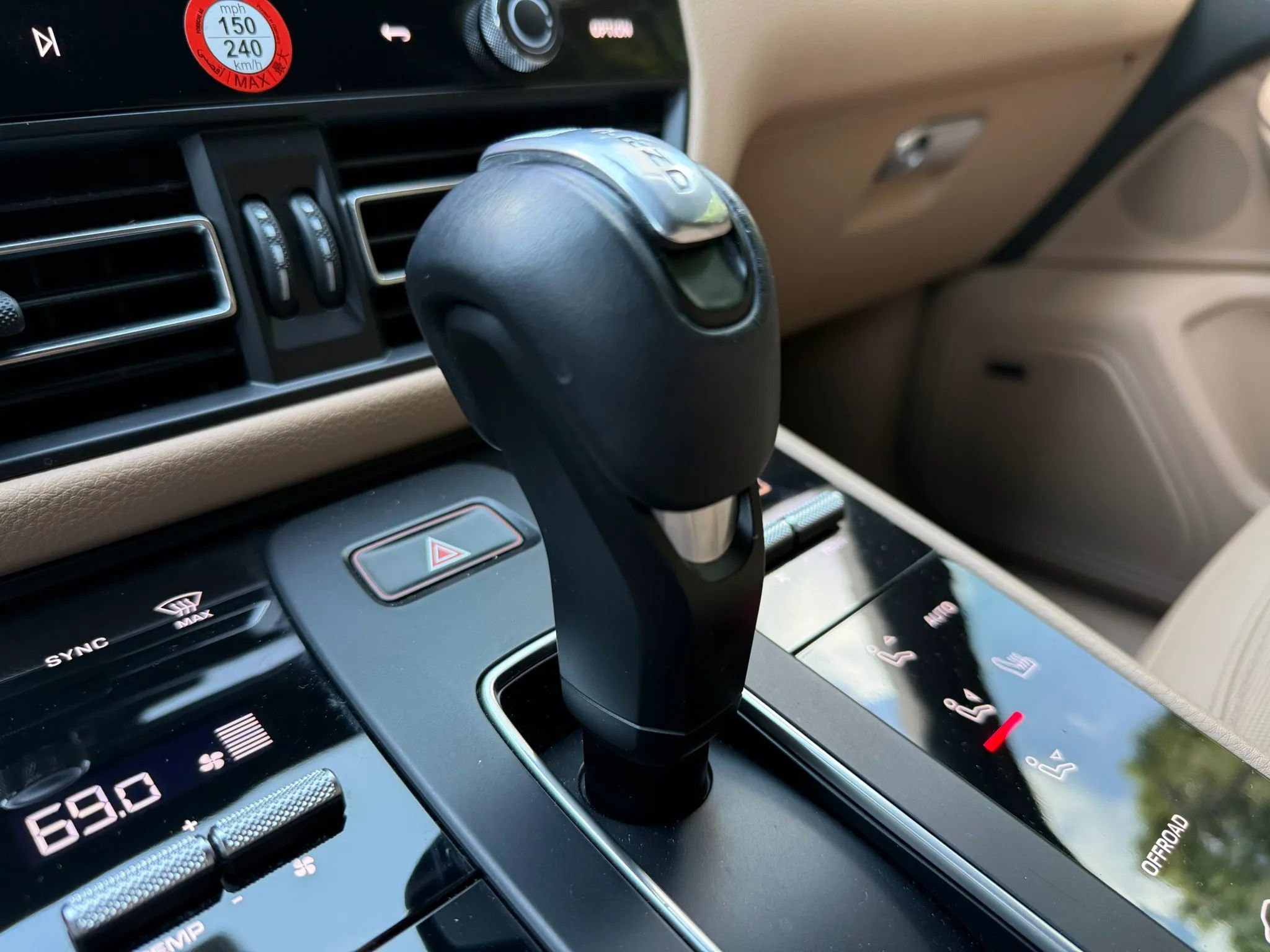 Used 2023 Porsche Macan AWD/4WD image 31