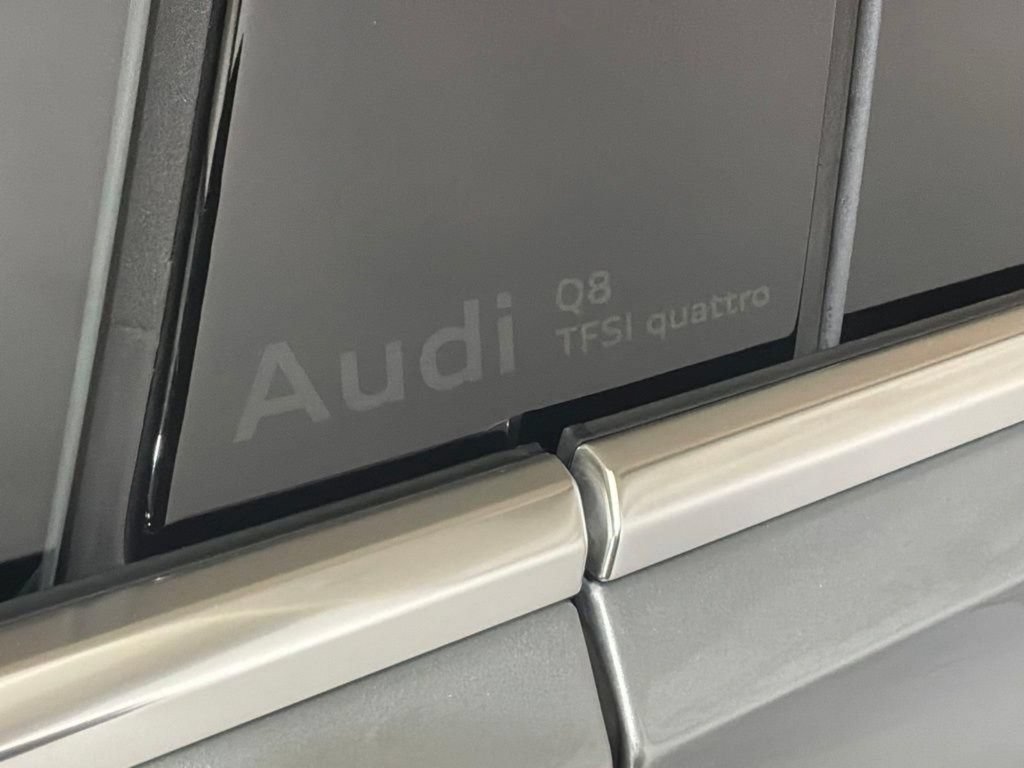Used 2025 Audi Q8 Premium w/ Convenience Package AWD/4WD image 23