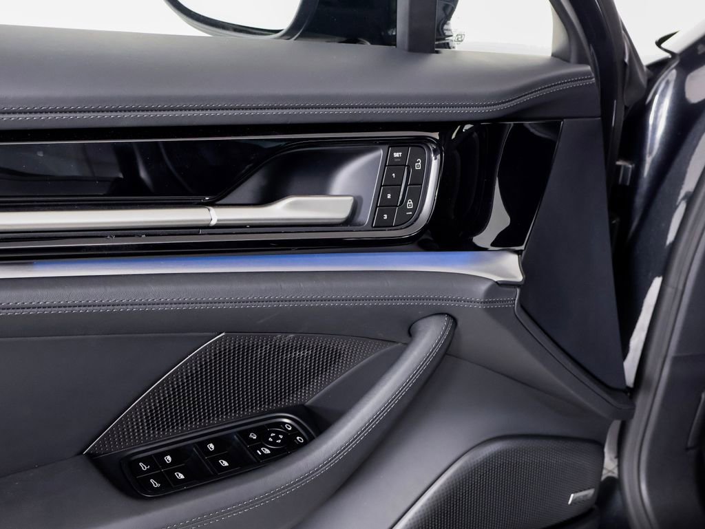 Certified 2025 Porsche Panamera 4 AWD/4WD image 21