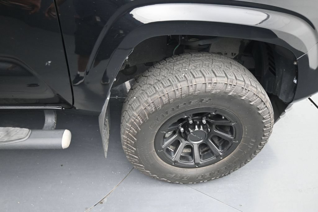 Used 2020 Toyota Tacoma SR AWD/4WD image 11