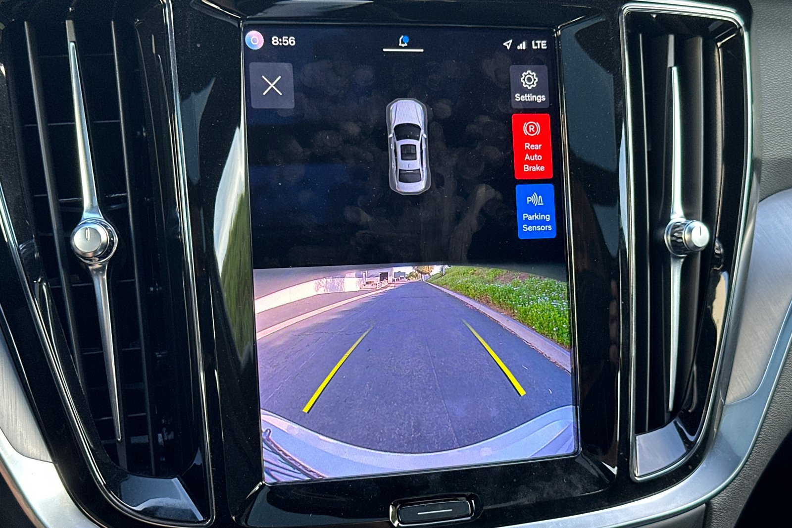 Certified 2023 Volvo S60 B5 Plus w/ Climate Package image 23