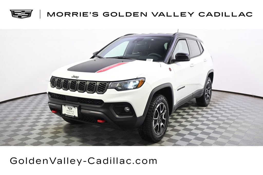 Used 2025 Jeep Compass Trailhawk image 1