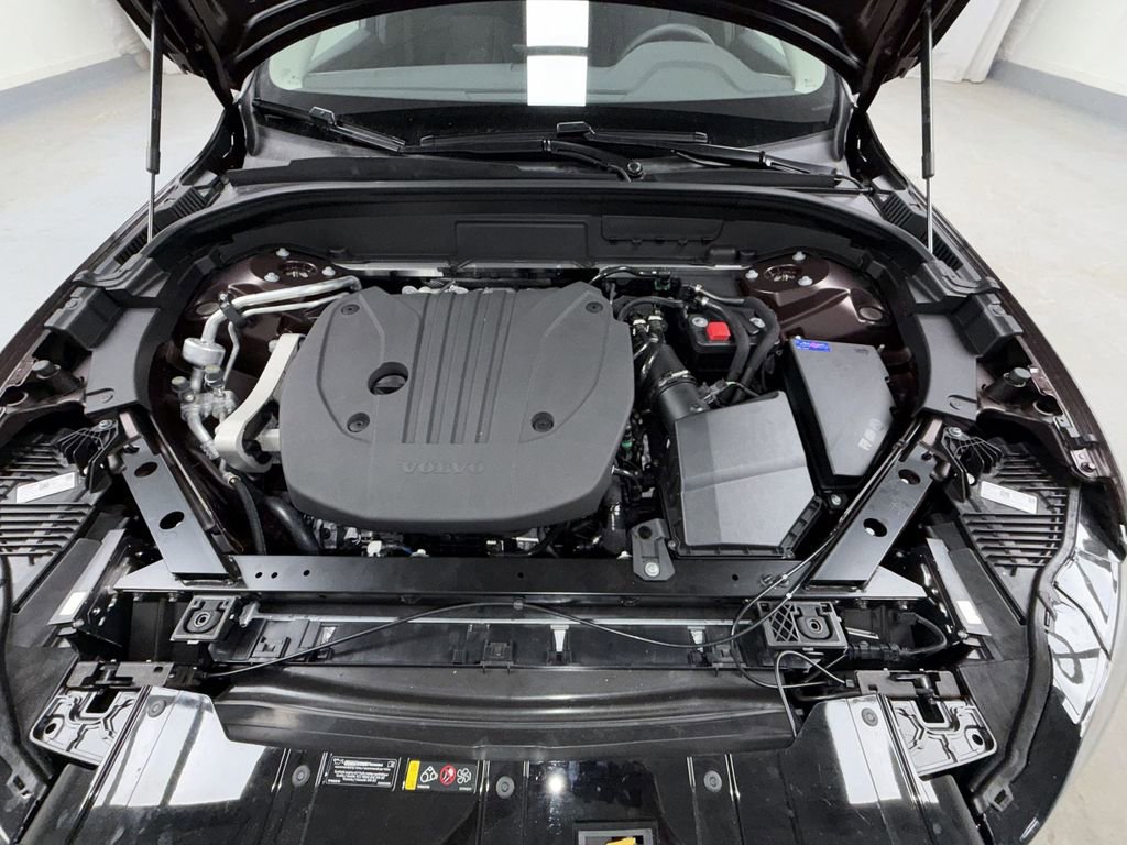 New 2026 Volvo XC60 B5 Plus w/ Climate Package image 18