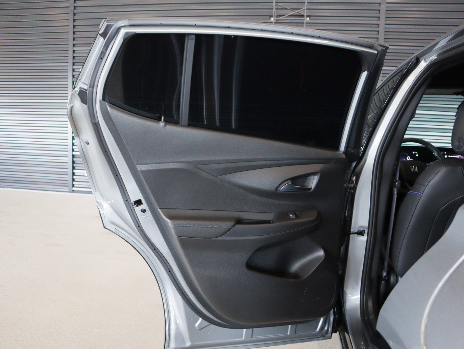 Used 2025 Buick Envista Sport Touring w/ Convenience II Package image 27