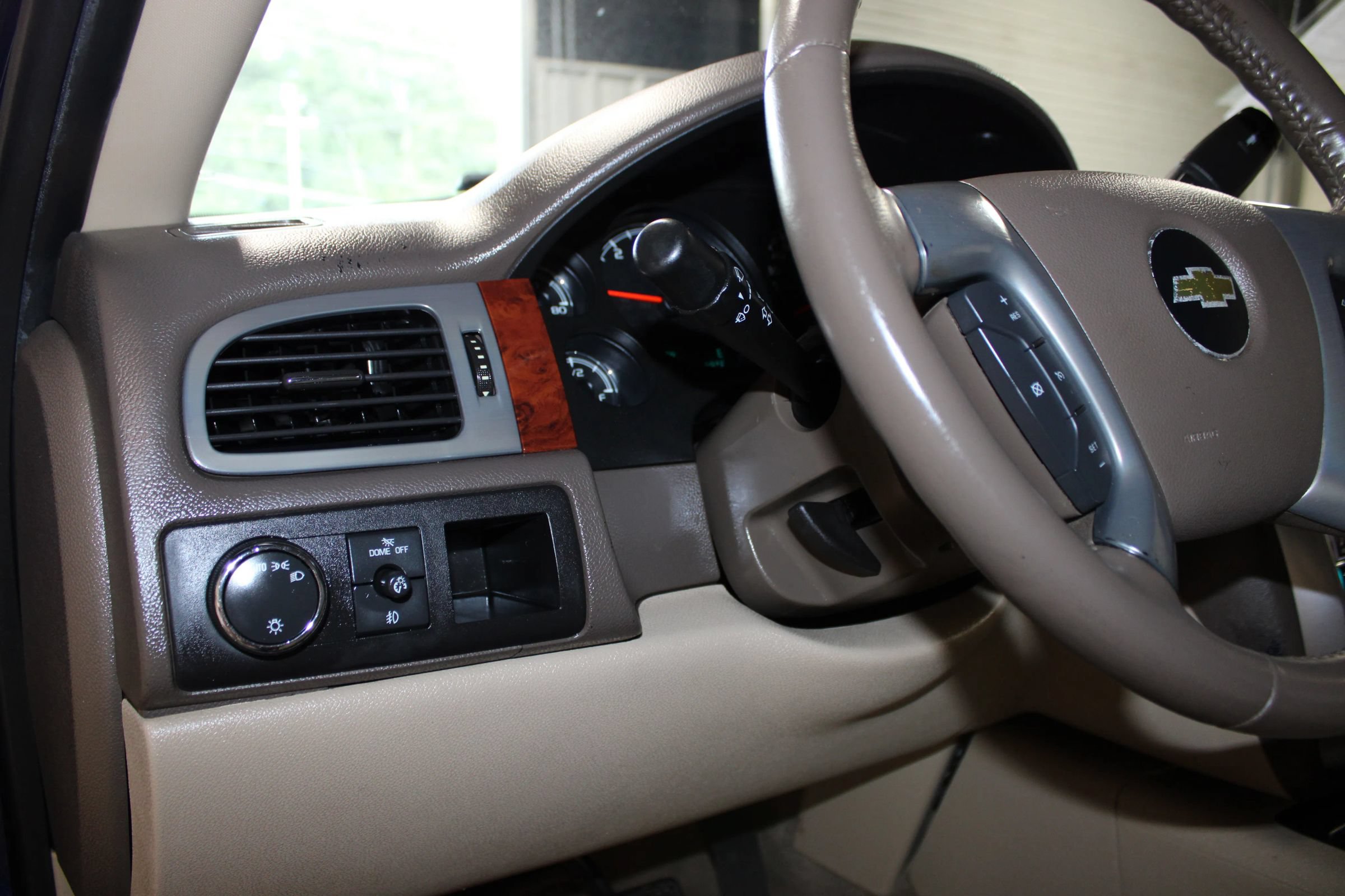 Used 2013 Chevrolet Avalanche LS RWD image 21