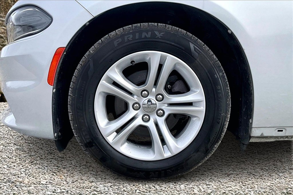 Used 2020 Dodge Charger SXT w/ Leather Interior Group image 8
