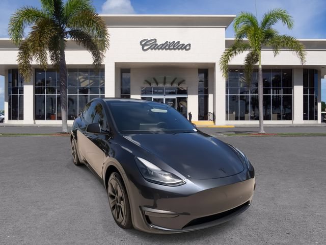 Used 2024 Tesla Model Y Long Range AWD/4WD image 3