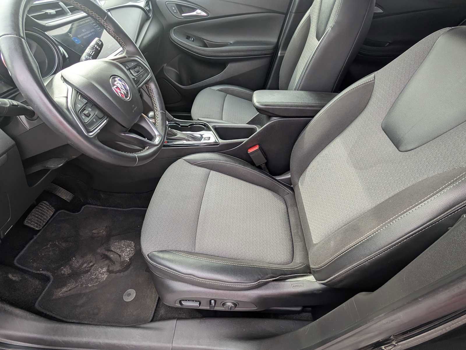 Used 2022 Buick Encore GX Select w/ Sport Touring Package image 9