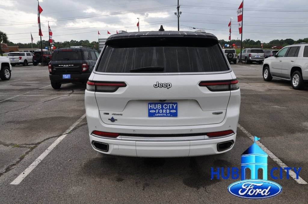 Used 2023 Jeep Grand Cherokee L Summit w/ Advanced Protech Group IV AWD/4WD image 4