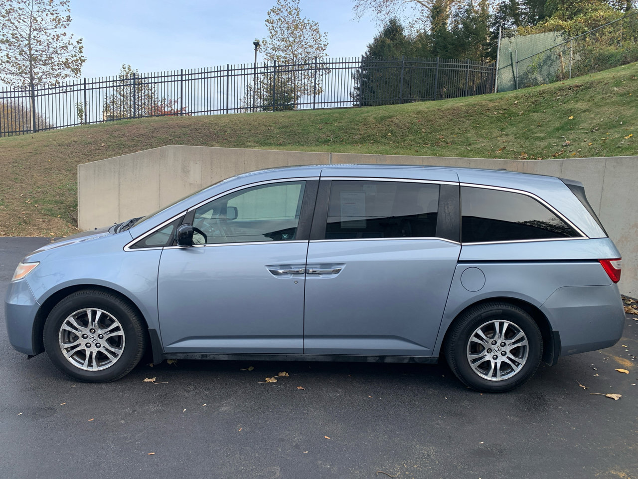 Used 2012 Honda Odyssey EX-L image 2