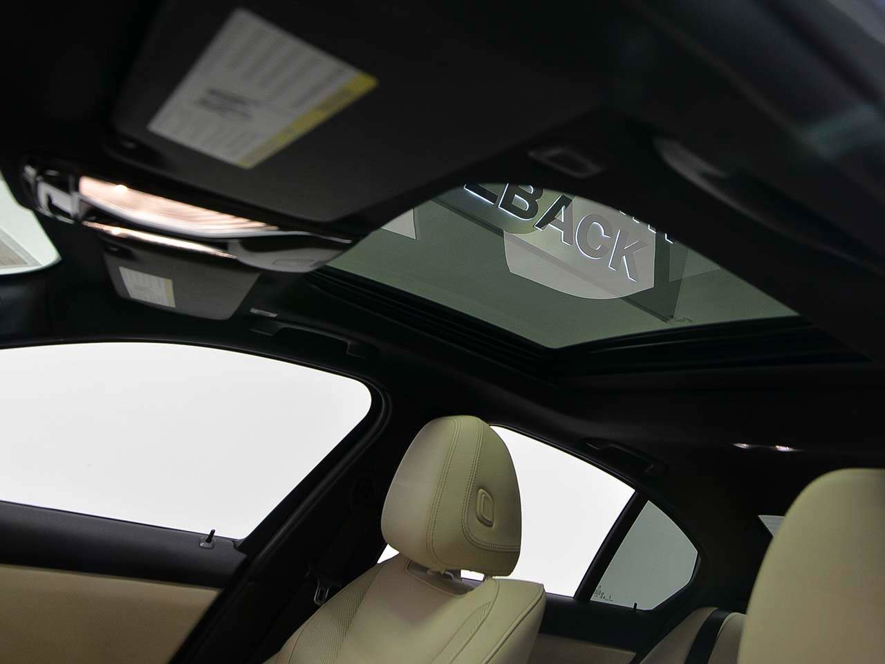 Certified 2023 BMW 330i Sedan w/ Premium Package image 7