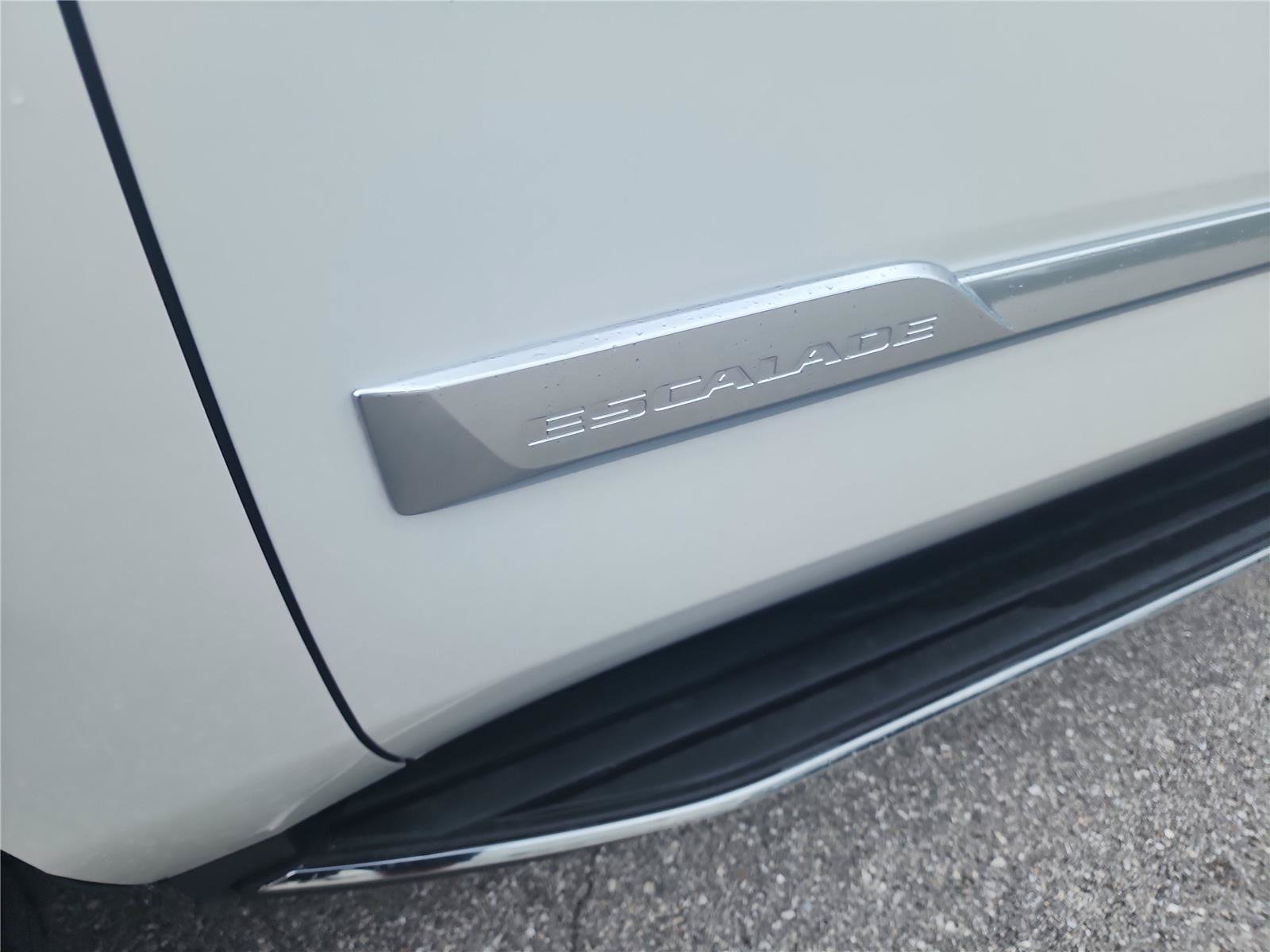 Used 2019 Cadillac Escalade ESV Luxury RWD image 12