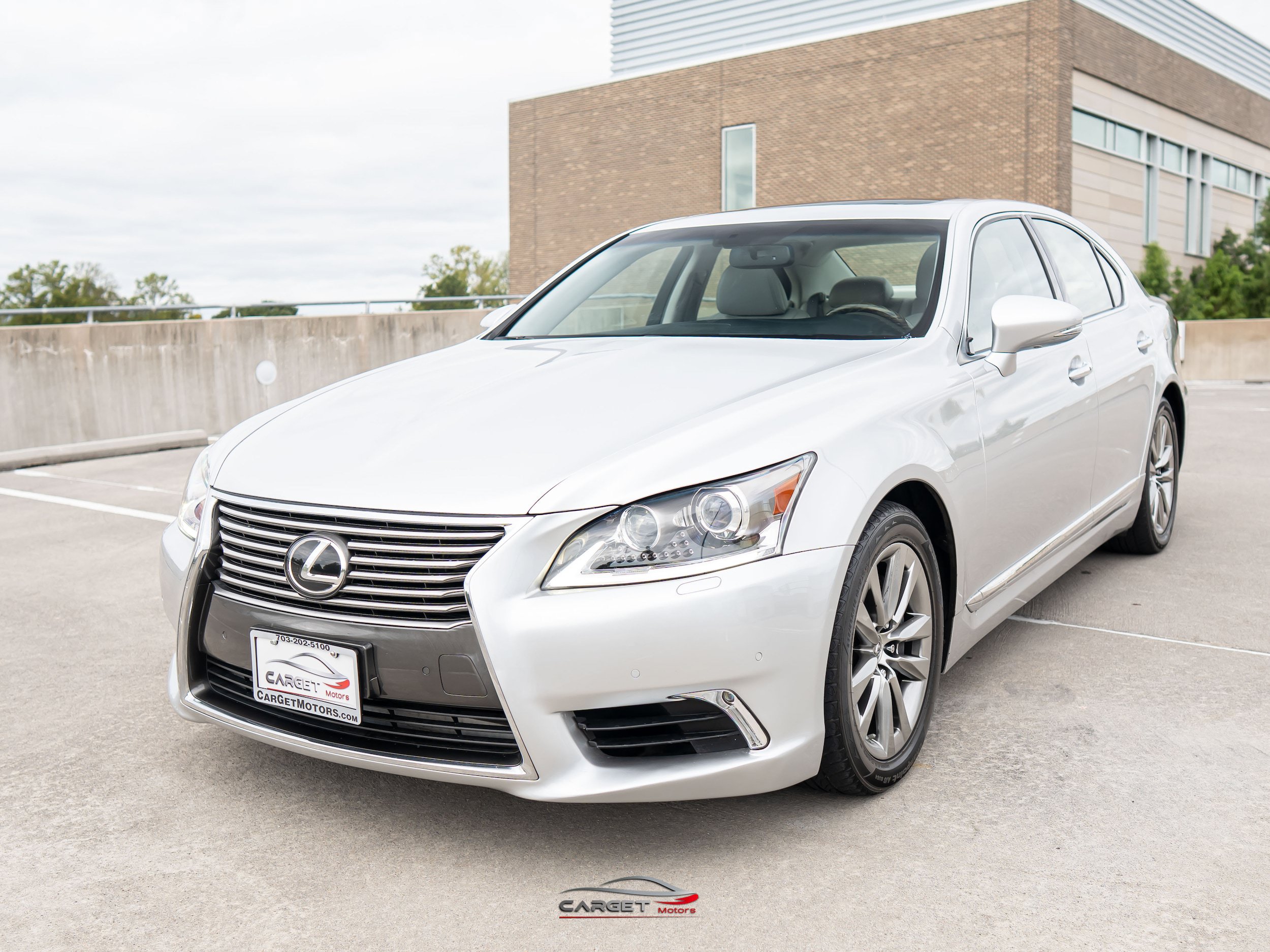 Used 2016 Lexus LS 460 AWD w/ Comfort Package image 3